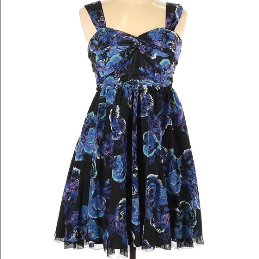 Candie's Casual Dress Black Blue Floral FItted Bodice Size L